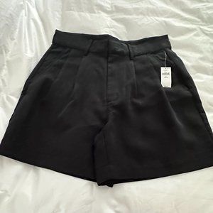 GAP SoftSuit Pleated Shorts in TENCEL™ Lyocell